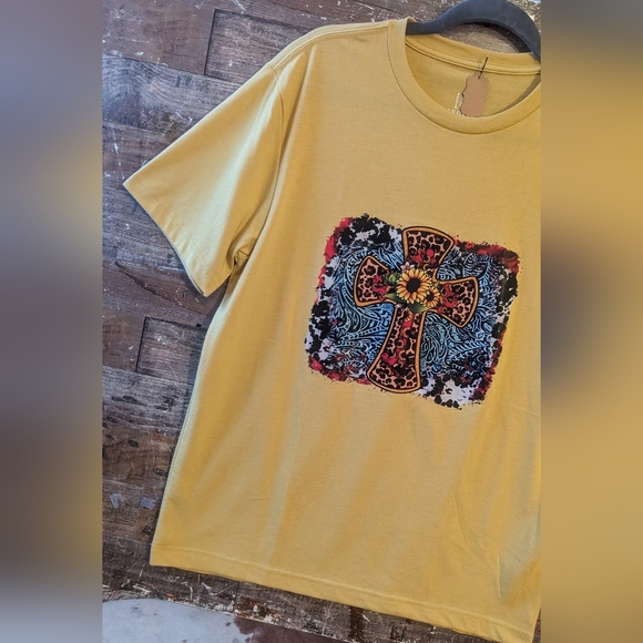 NWT Boho Western Cross Yellow Tee - Picture 4 of 14